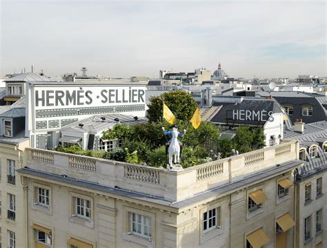 hermes le puy en velay|“Faire du beau dans du beau” : la maison Hermès mise sur le .